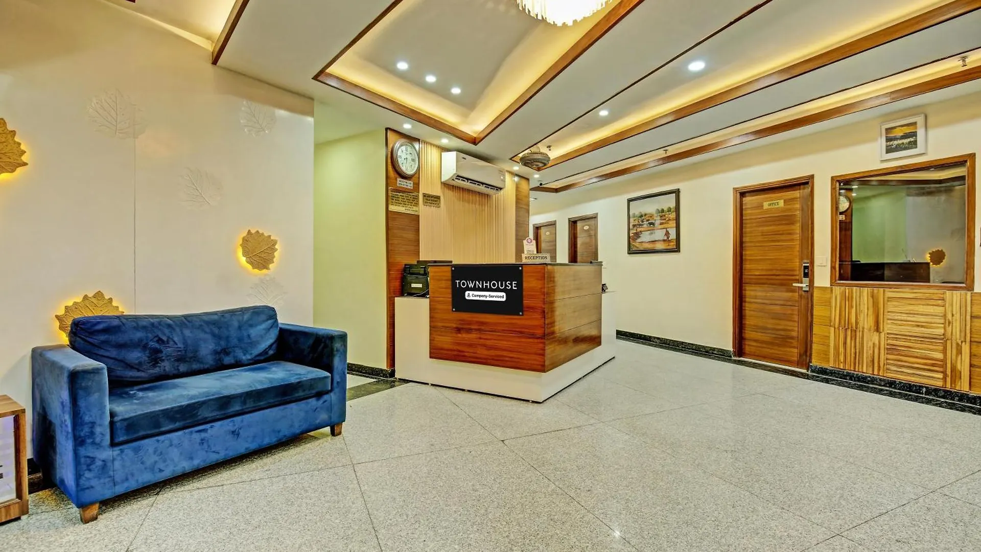 Super Townhouse Eastern View Formerly Vihaan Residency Zirakpur 3*,  India