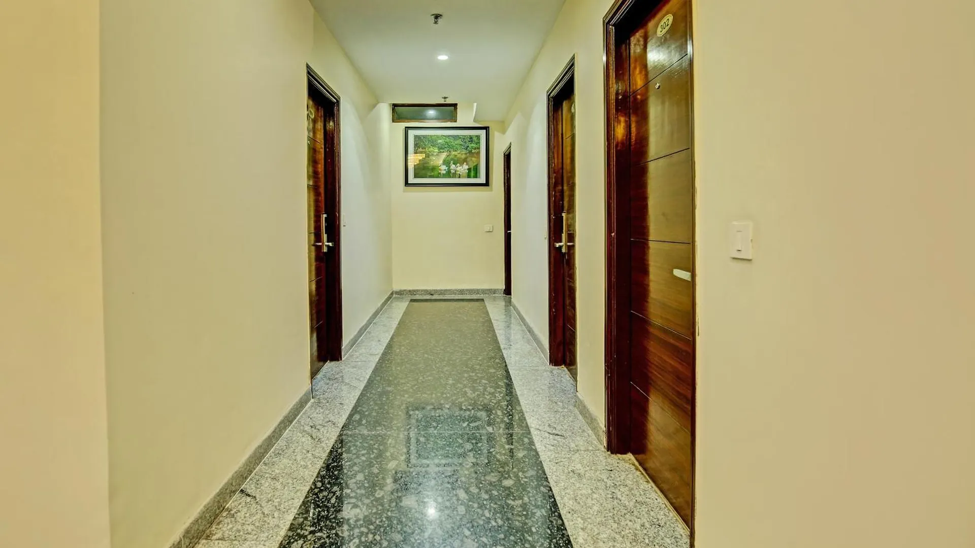 Super Townhouse Eastern View Formerly Vihaan Residency Zirakpur 3*,  India